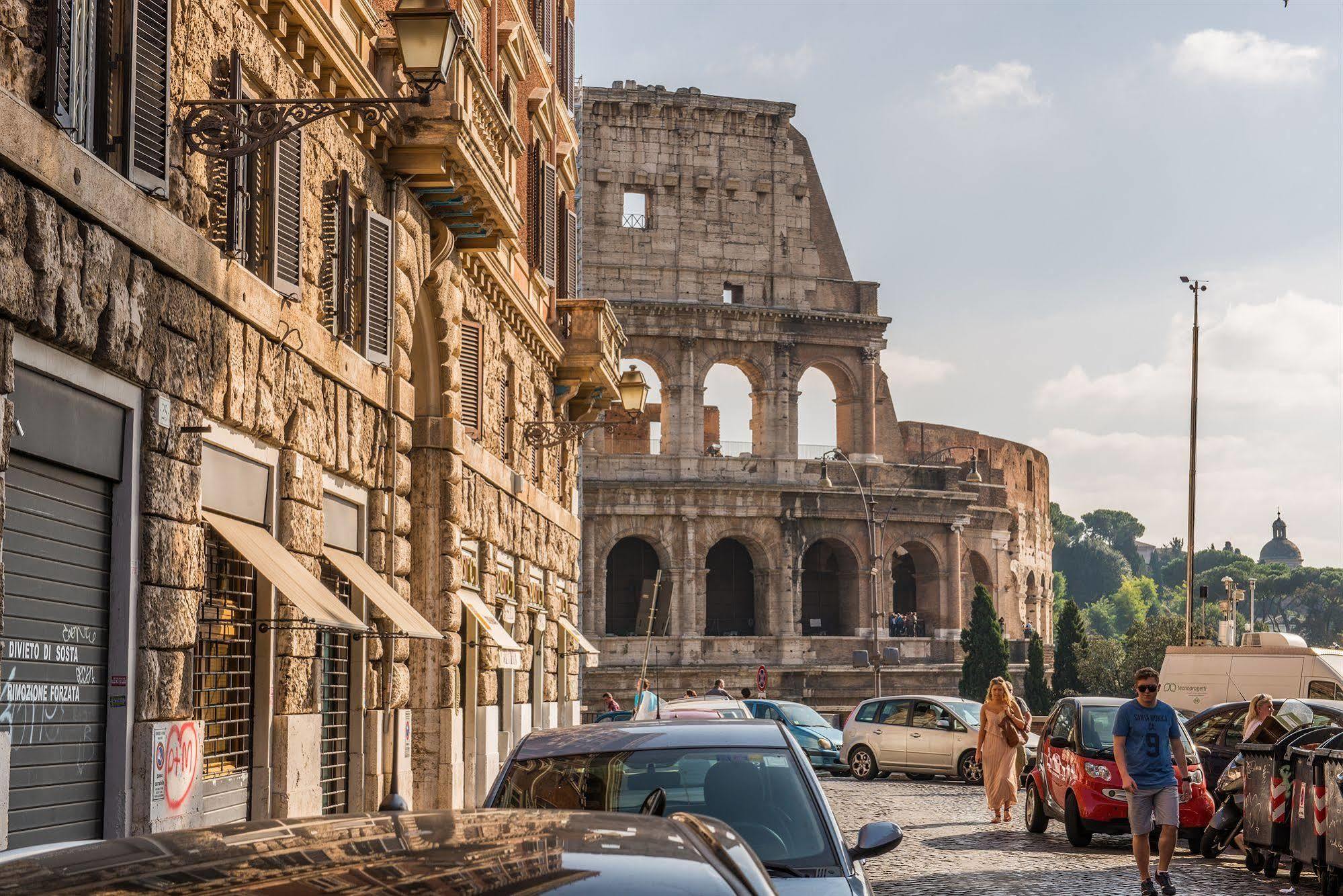 Martina Al Colosseo Roma Exterior foto